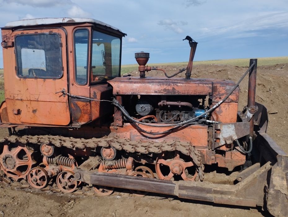Продам ДТ 75 с лопатой