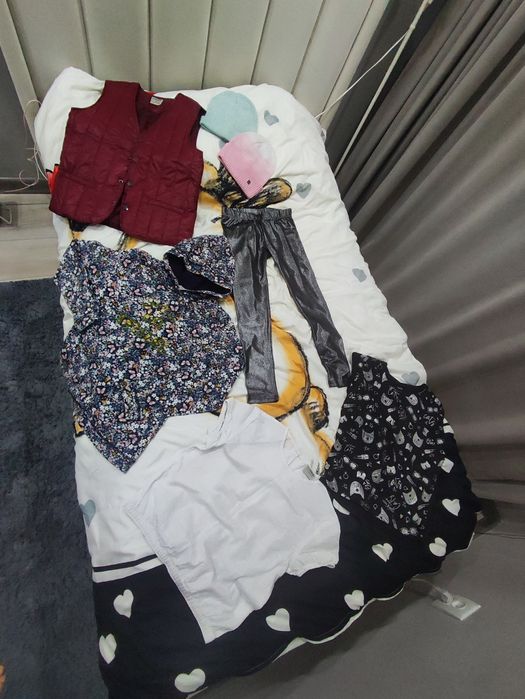 Вещи и обувь девочке, на 7-8-9 лет