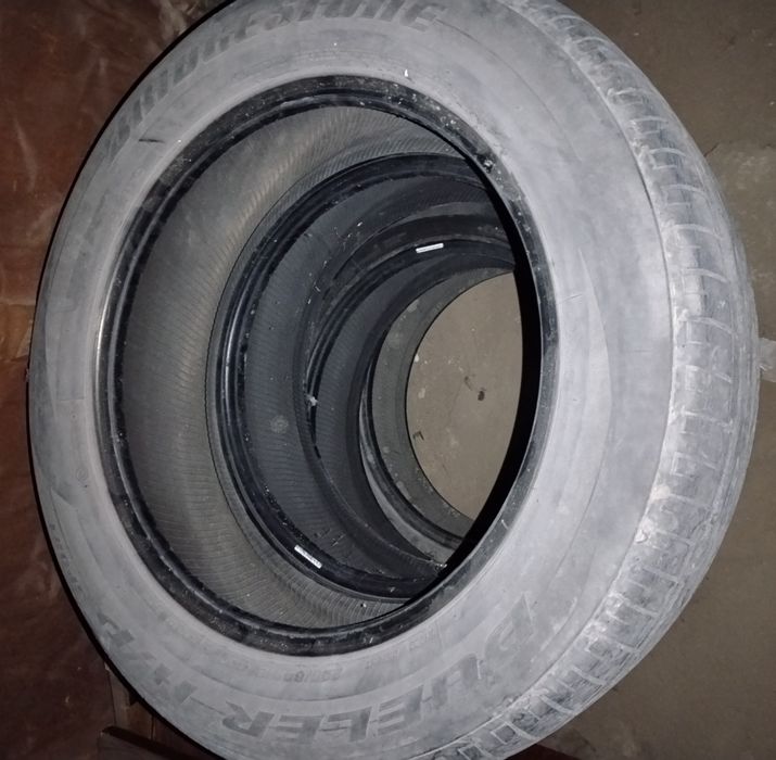 Продам резину Bridgestone Dueler H/P Sport 225/60 R18 4 шт