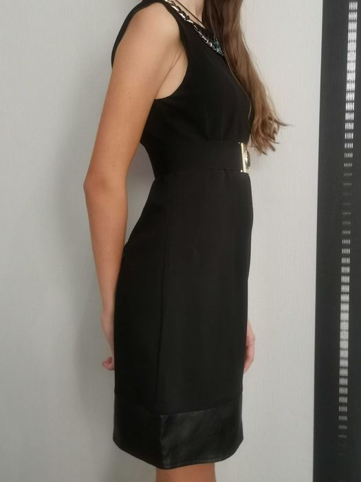 Елегантна черна рокля