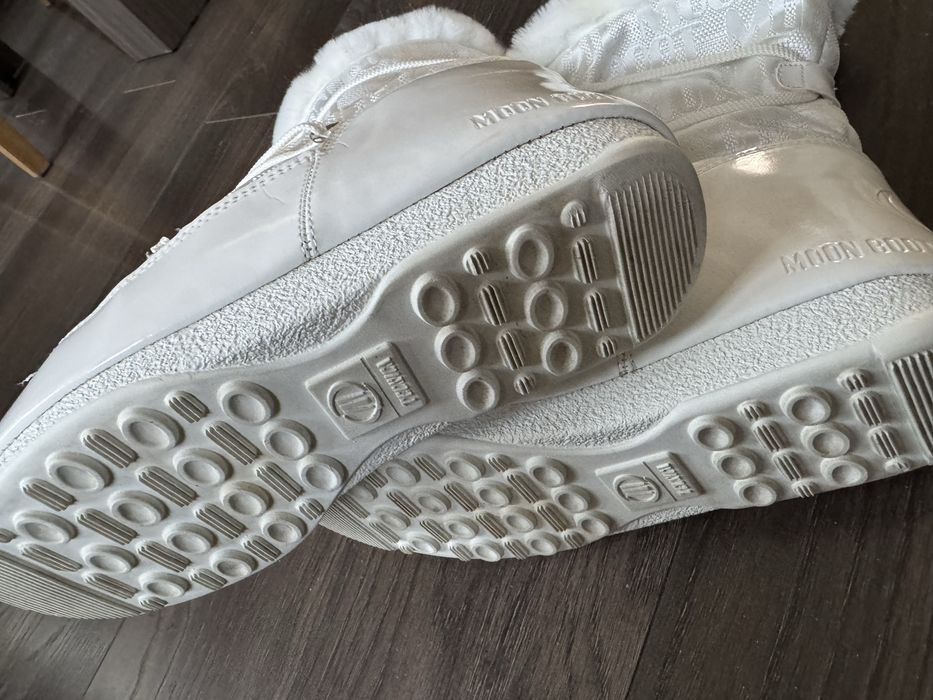 moon boot albi femei