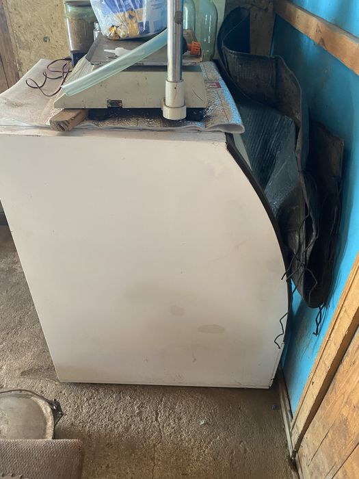 Продам холодильную витрину