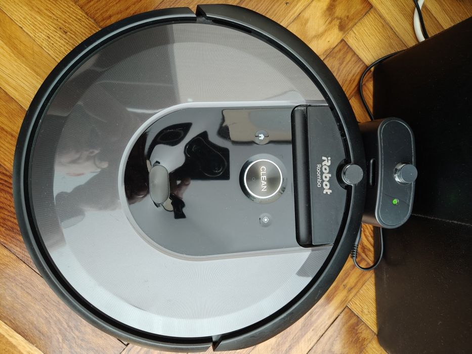 Robot aspirator iRobot Roomba i7