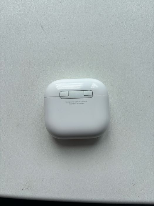 AirPods4 есть горантия на них.
