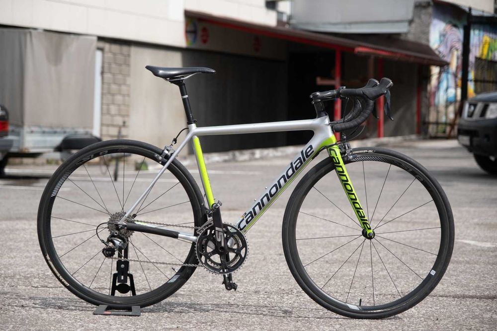 Карбоновый шоссейник Cannondale