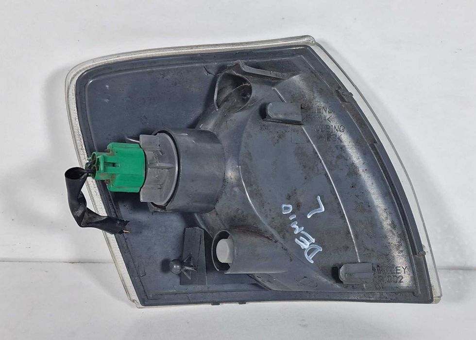 Ляв Мигач Mazda Demio Мазда Демио