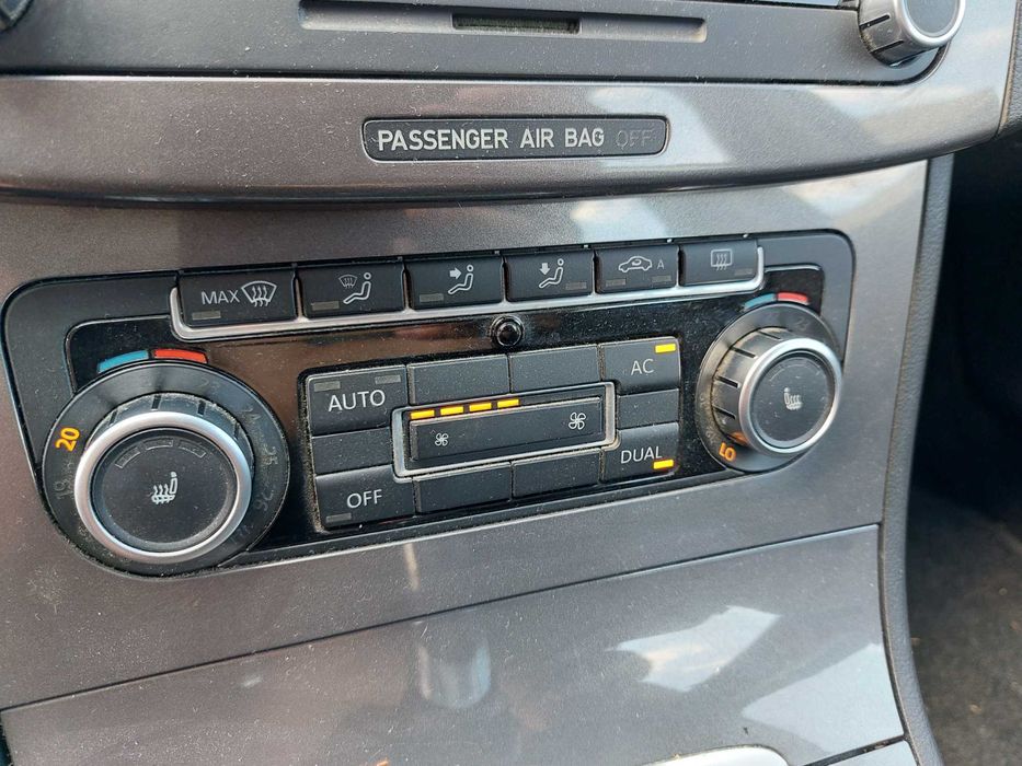 Capota fata - Piese Volkswagen Passat B6 Negru cod culoare L041 motorizare 2.0 TDI EURO 5 125 KW 170 CP CBBB cutie manuala 6+1 trepte KXZ