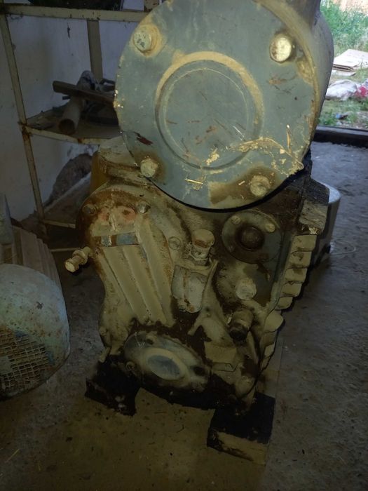 vakumli nasos bor 8-9 oy ishlagan