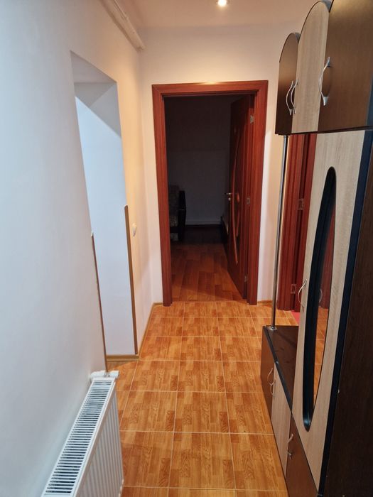 Închiriez garsoniera centru