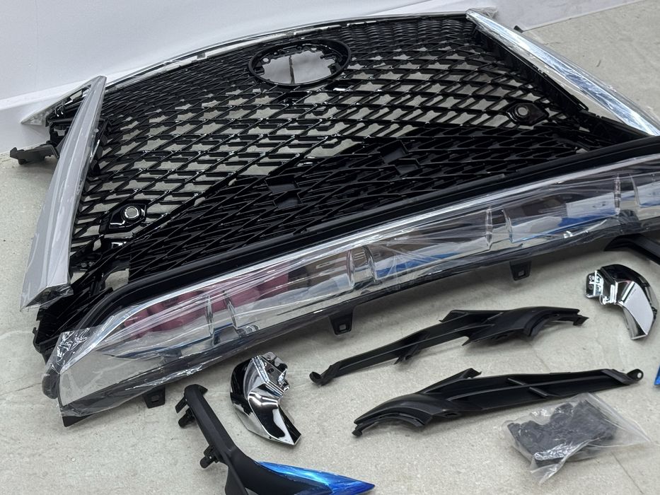 Решетка передняя часть Lexus