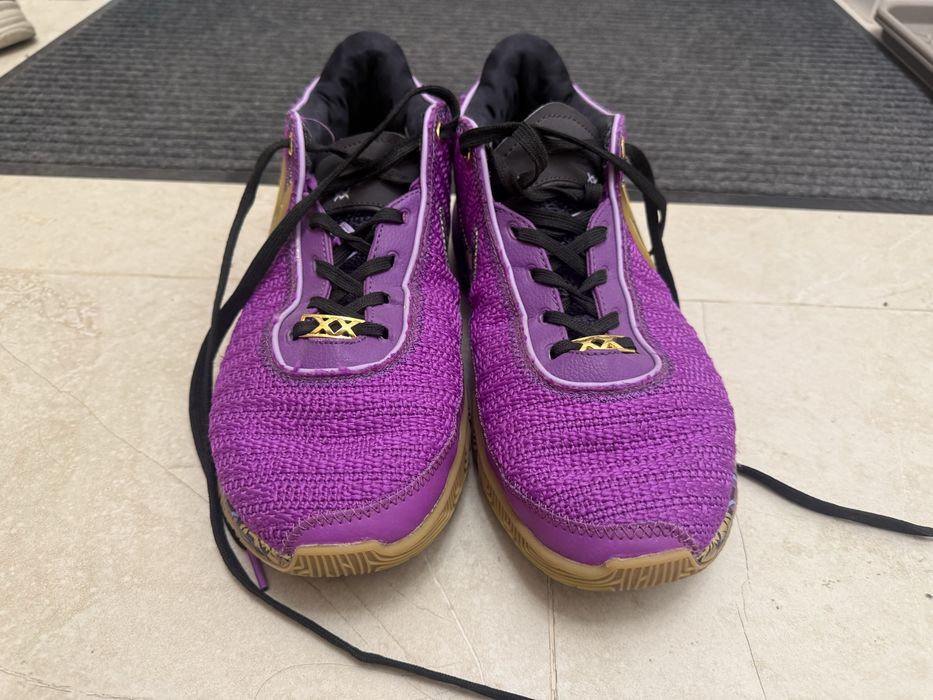 Lebron 20 Purple Vivid 44 EU, 10 US