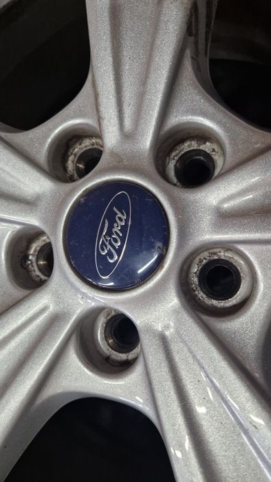 Set 4 jante Ford Kuga cu anvelope  iarna Dunlop 235/55R17