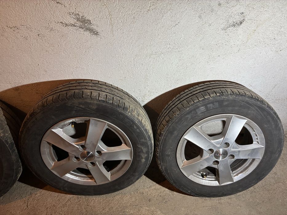 Гуми Nexen с джанти Dezent 4 броя