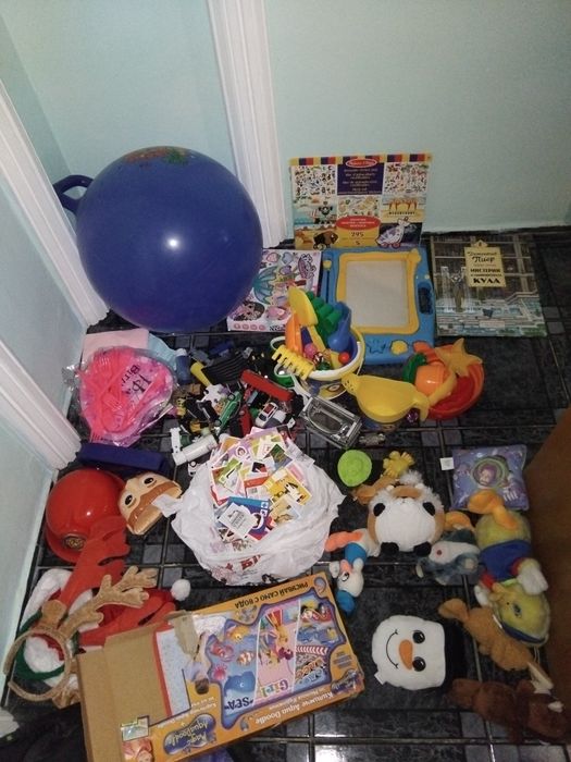 Голям чувал играчки 100лв образователни мозайки пъзели и други