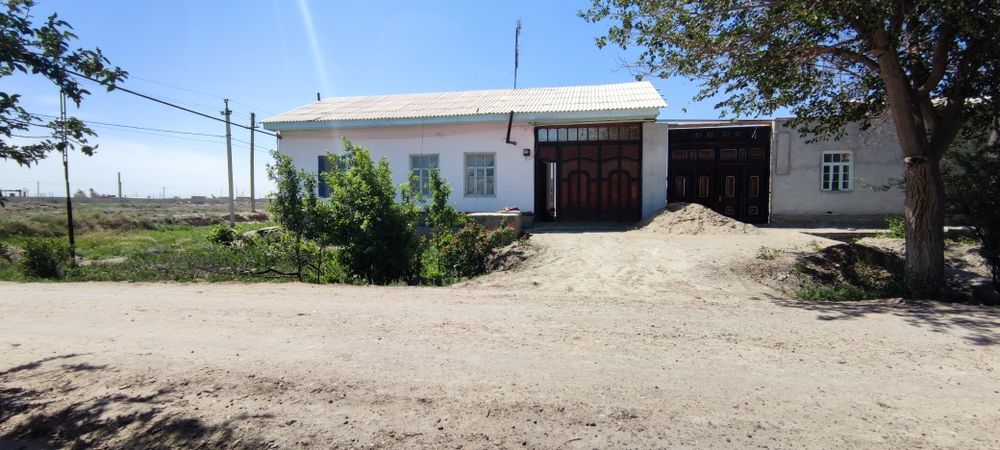 Барча кулайликларга эга ховли тез ва арзон сотилади.