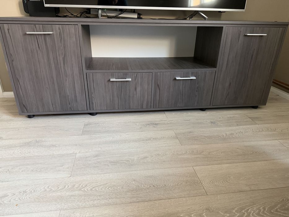 Vând set mobilier living: comodă TV + masă de cafea