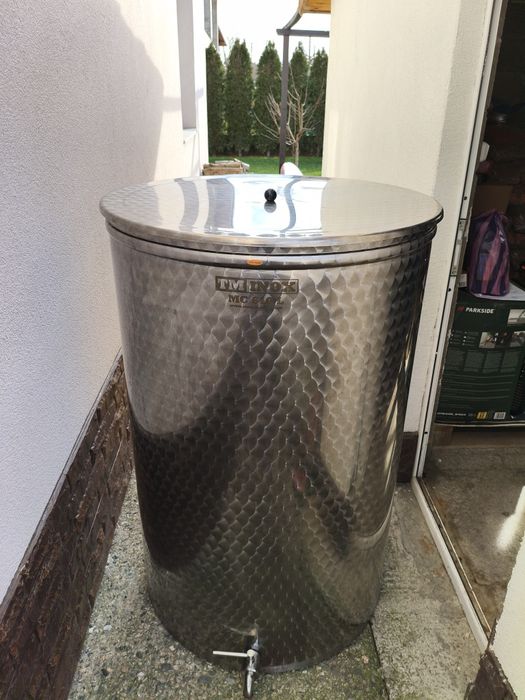 Неръждаем иноксов съд за вино 610л