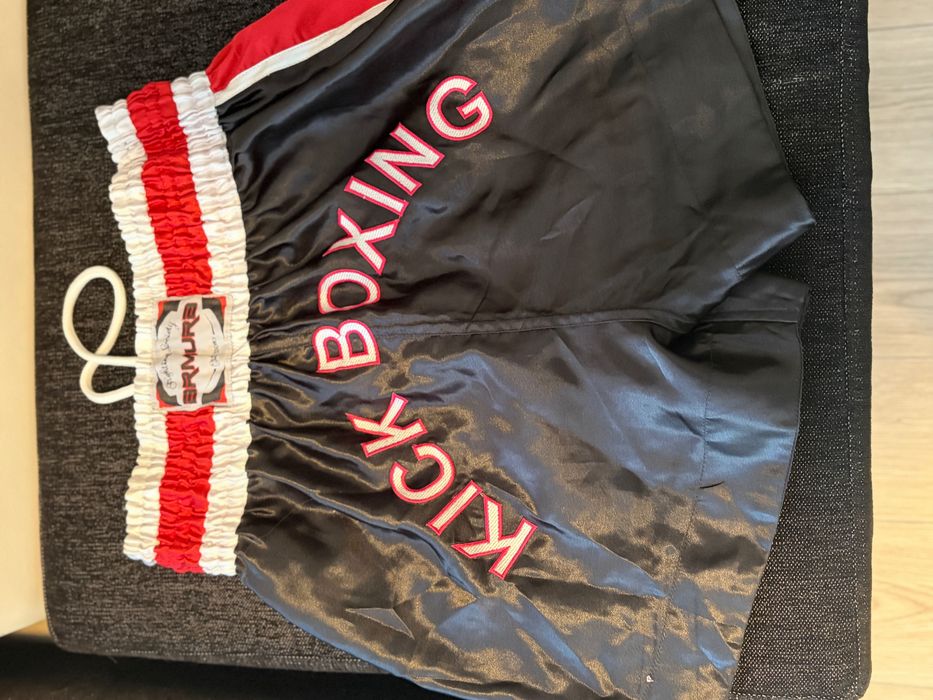 Echipament kickboxing