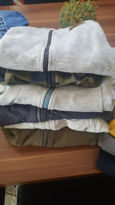 Lot tricouri cu fermoar mărimea 116