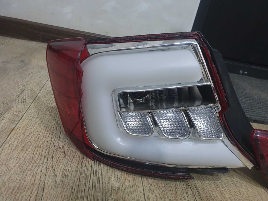 Задний фонарь на камри 50