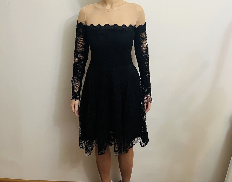 Rochie cu dantela si plasa