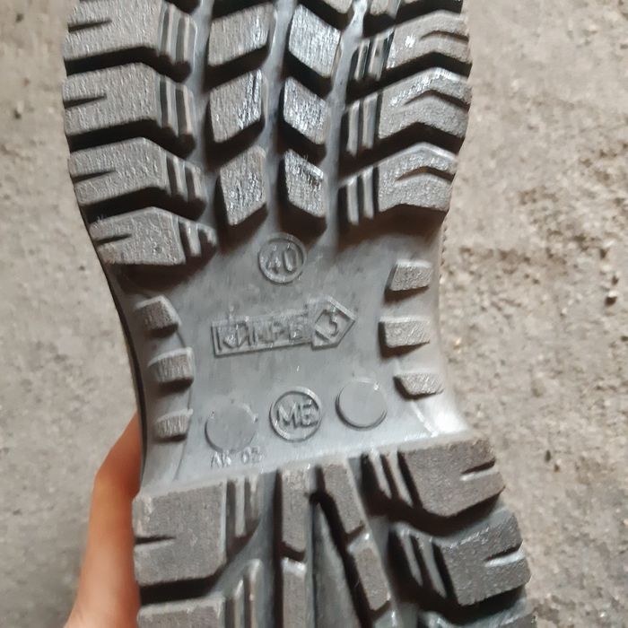 Спец.обувь новая 40 размер