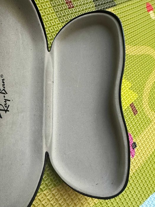 Carcasa pentru ochelari Ray Ban (nr. 1)