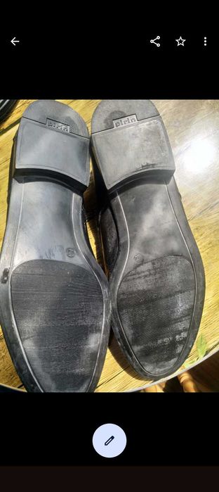 Парадни обувки и милиционерски флифери