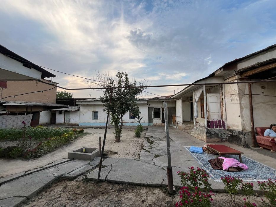 Yer sotiladi Oxunboboyevda