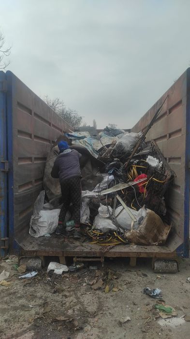 Debarasez evacuez debarasari mutari apartamente evacuez moloz mobila