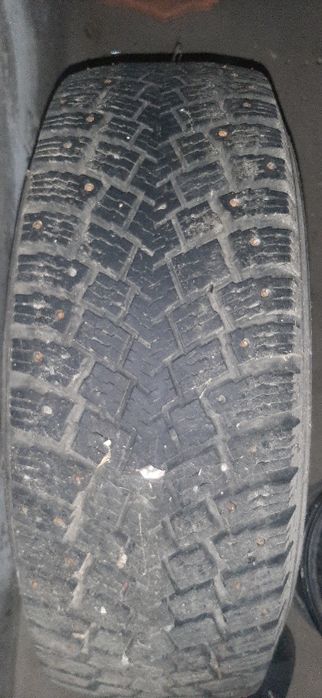 Продам шины Nokian шипованные