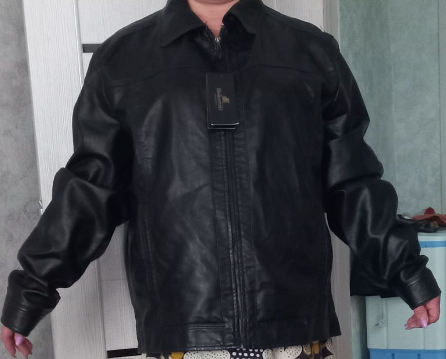 Продам мужскую курточку кожаную.