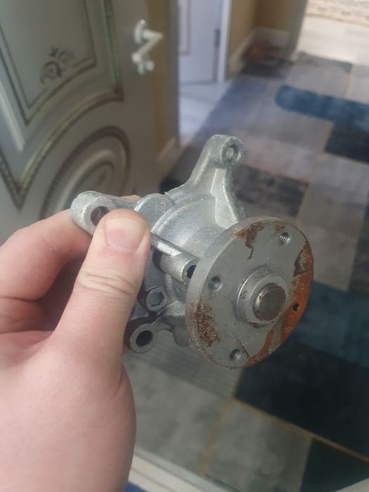 Насос водяной помпа