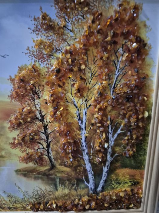 Картина на холсте с янтарем