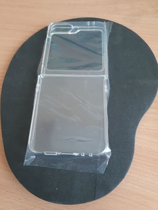 Протектори и кейсове гръб Samsung Z Flip Motorola Razr 50 Ultra