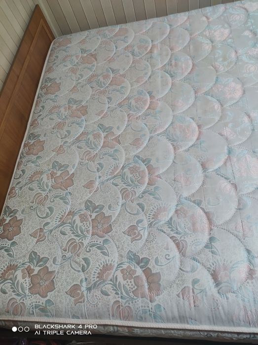 Продам 2-х спальную кровать 2х2