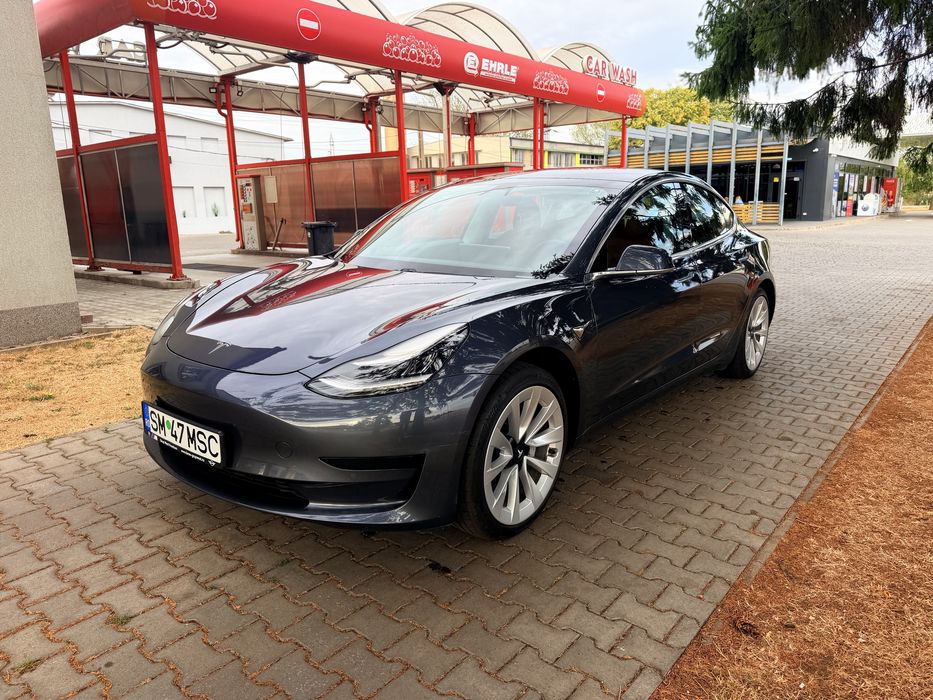 Tesla Model 3 RWD