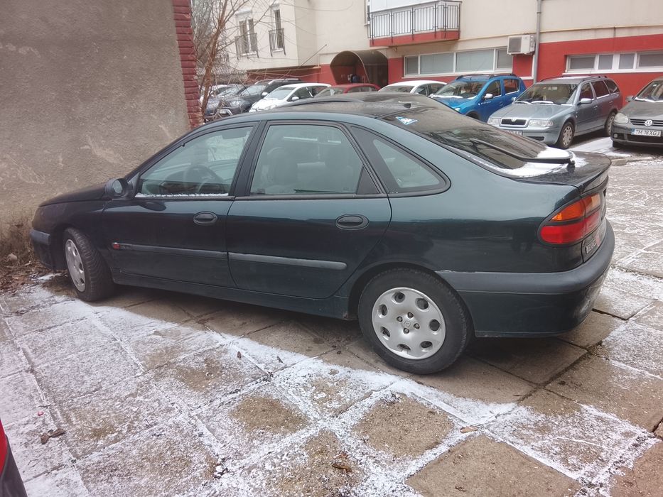 Vând sau schimb Renault Laguna 1.6i edition