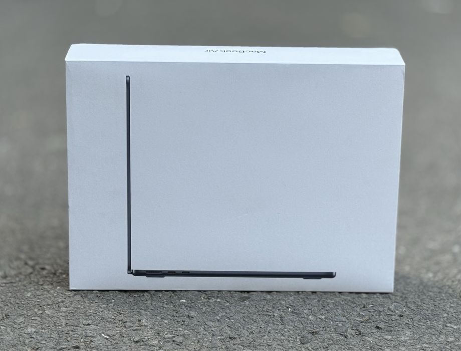 НОВ!!! Лаптоп Apple MacBook Air M3 (2024), 13.6”, 8GB RAM, 512GB, Midn