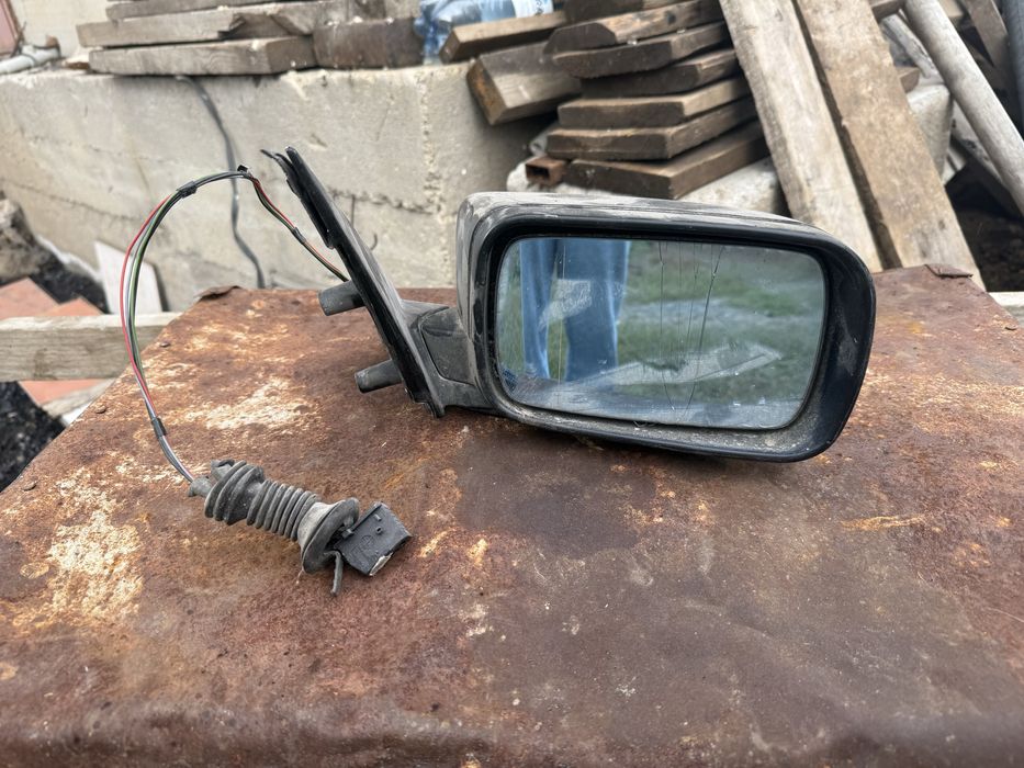 Зеркала и др запчасти на БМВ
