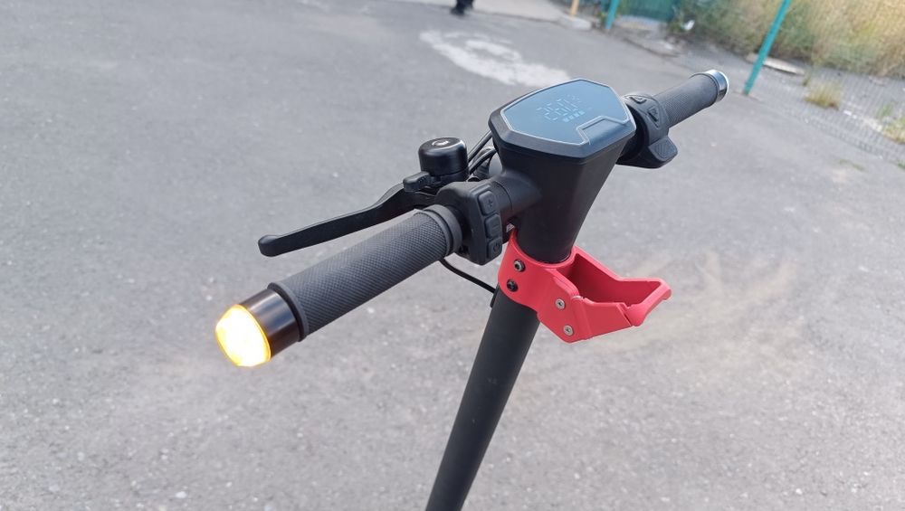 Продам электросамокат tribe maya