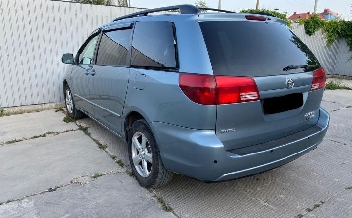 Toyota Sienna 2 2003