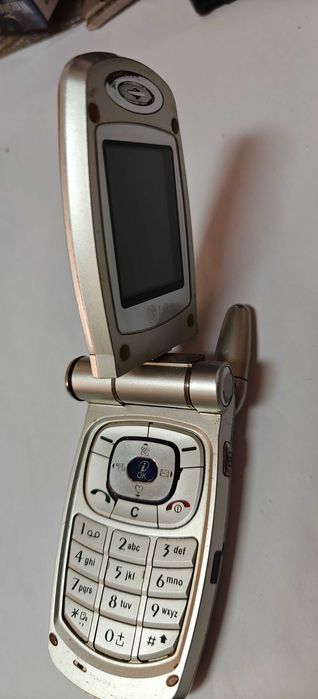 Telefon cu clapeta LG G7100