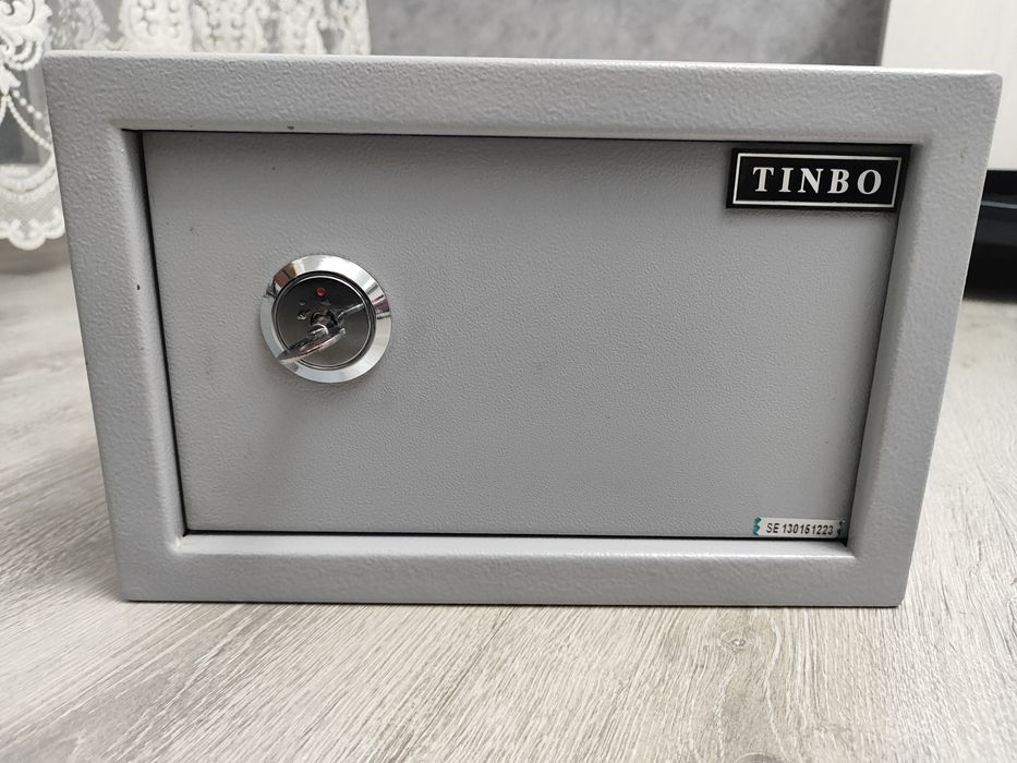 Сейф TINBO размер 30*20*20 см