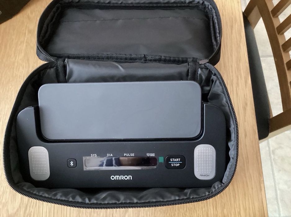 Tensiometru Omron HEM-7530T-E3 pentru brat + EKG/ECG