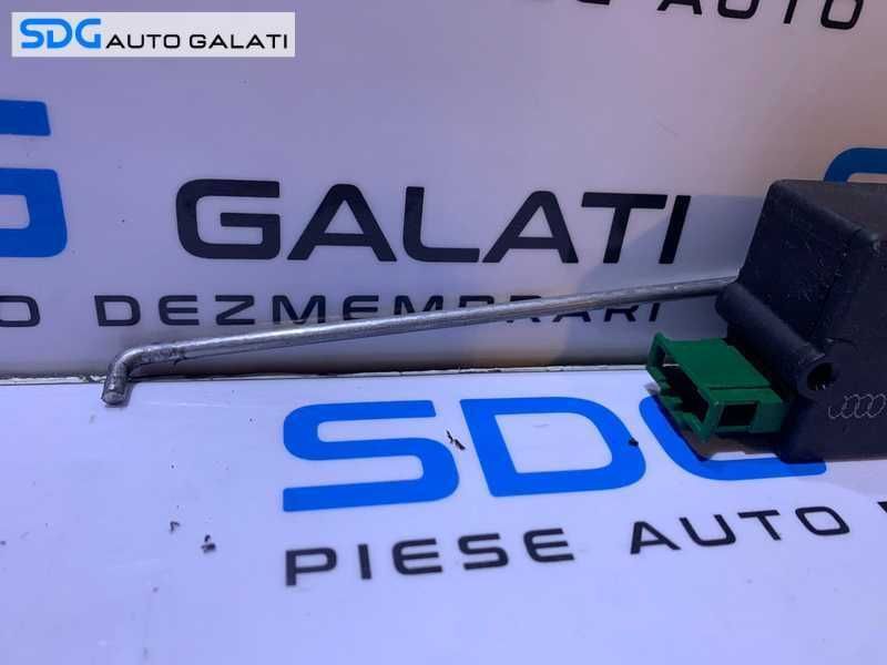 Motoras Actuator cu Tija Inchidere Deschidere Hayon Haion Portbagaj Audi A6 C5 Allroad Avant Break Combi 1998 - 2005 Cod 4B9962115[S0376]