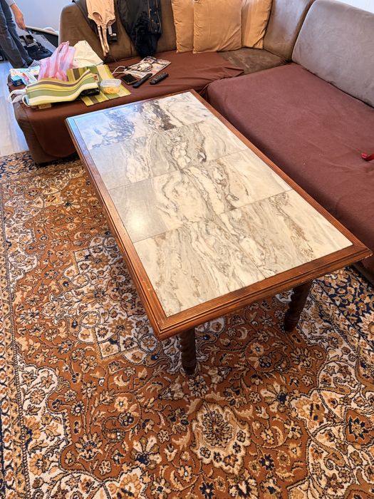 Холна маса с мраморни плочи