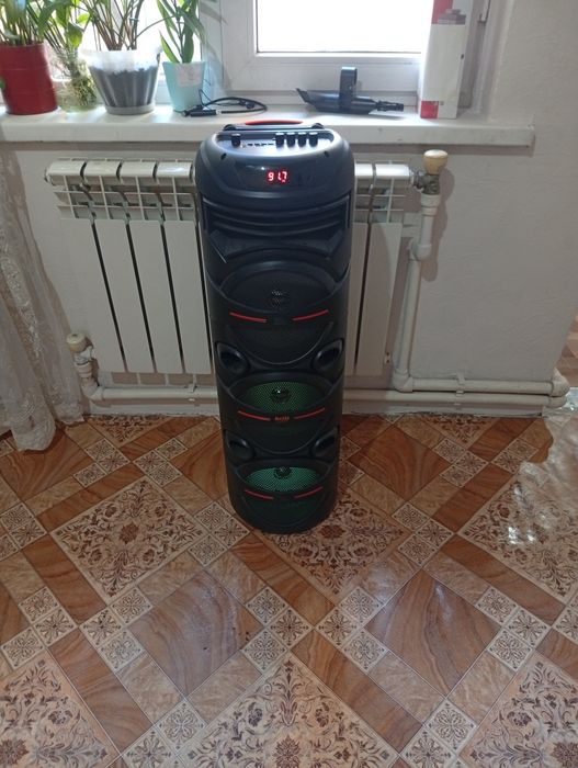 Колонка большая.
