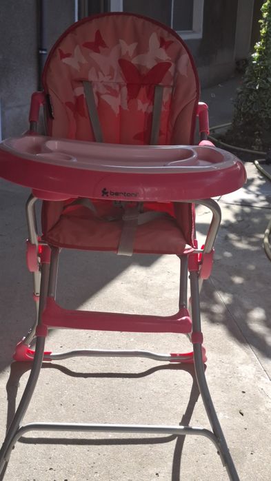 Продавам детски стол