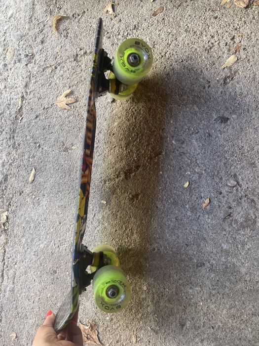 Пени борд налични 2 бр със светещи гуми